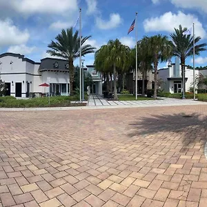 Pool Champions Gate Area With Amenities Next To Davenport